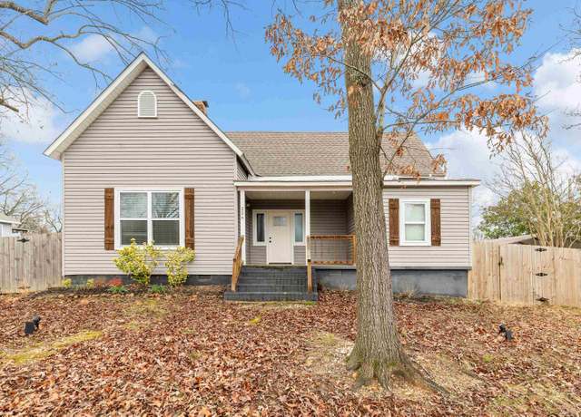 Property at 226 S 1st St, Benton, AR 72015, 3 beds, 2 baths