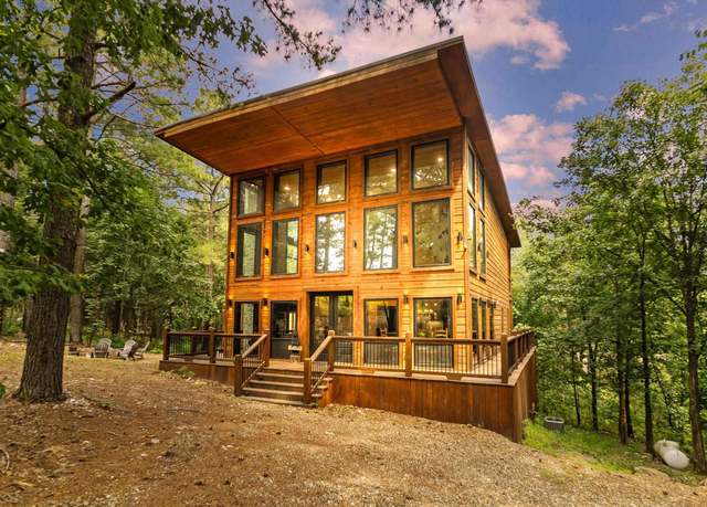 Property at 136 Gnarly Maple Trl, Hochatown, OK 74728, 3 beds, 2.5 baths