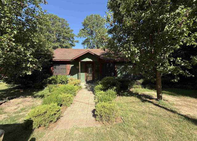 Property at 2526 Williams St, Camden, AR 71710, 2 beds, 2 baths
