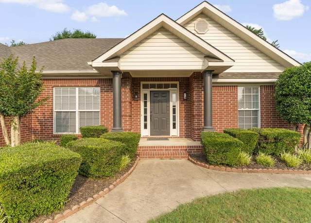 Property at 2310 Orleans Pl, Searcy, AR 72143, 3 beds, 2 baths