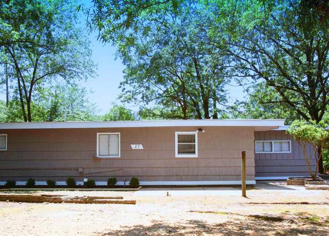 Property at 27 Ardmore Dr, Little Rock, AR 72209, 3 beds, 1.5 baths