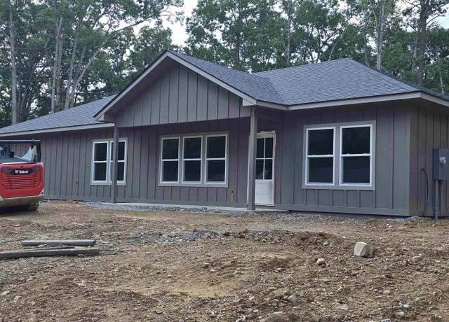 Property at 132 Columbia, Hot Springs, AR, 2 beds, 2 baths