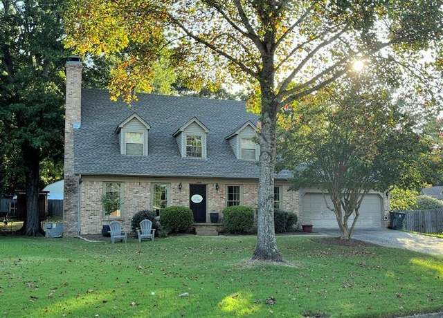 Property at 4309 Deer Park Dr, Little Rock, AR 72223, 4 beds, 2.5 baths