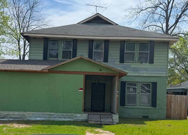 Property at 1313 S Laurel St, Pine Bluff, AR 71601, 6 beds, 2 baths