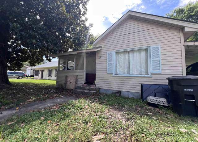 Property at 318 Gum St, Trumann, AR 72472, 2 beds, 1 bath