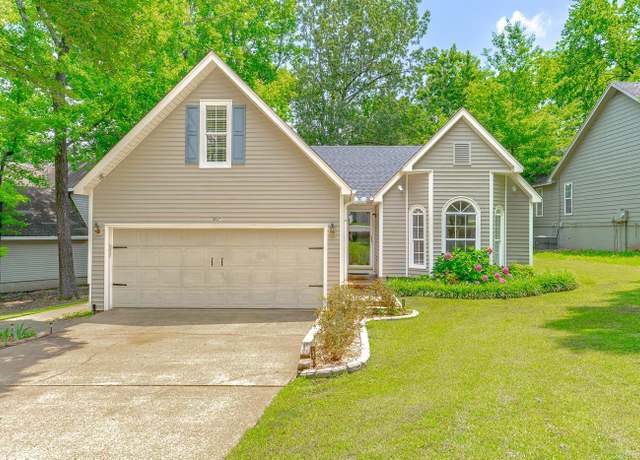 Property at 1207 Hunters Run Cv, Jonesboro, AR 72401, 4 beds, 2 baths