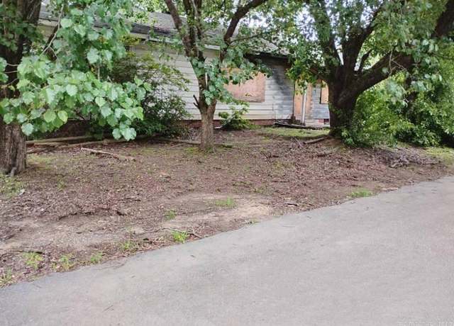 Property at 1521 S Maple, Pine Bluff, AR 71603, 3 beds, 1.5 baths