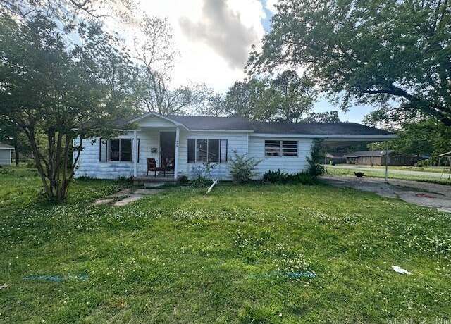 Property at 620 Eagle St, Lonoke, AR 72086, 3 beds, 1 bath