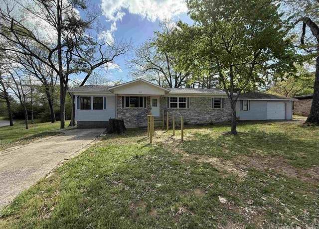 Property at 1209 Meadowbrook, Heber Springs, AR 72543, 3 beds, 2.5 baths
