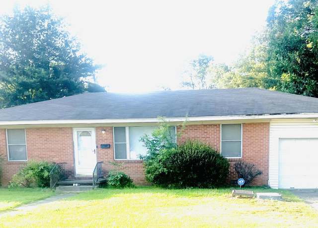 Property at 1405 W 23rd St, Pine Bluff, AR 71603, 3 beds, 1 bath
