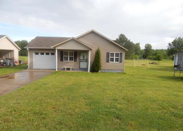 Property at 1403 Northend Ave, Paragould, AR 72450, 3 beds, 2 baths