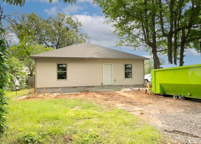 Property at 707 N 3rd St, Cabot, AR 72023, 3 beds, 2 baths