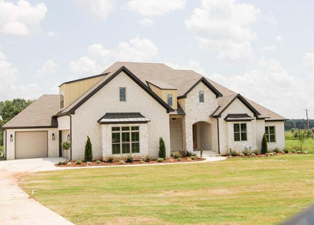 Property at 12 Highland Dr, Greenbrier, AR 72058, 5 beds, 4.5 baths