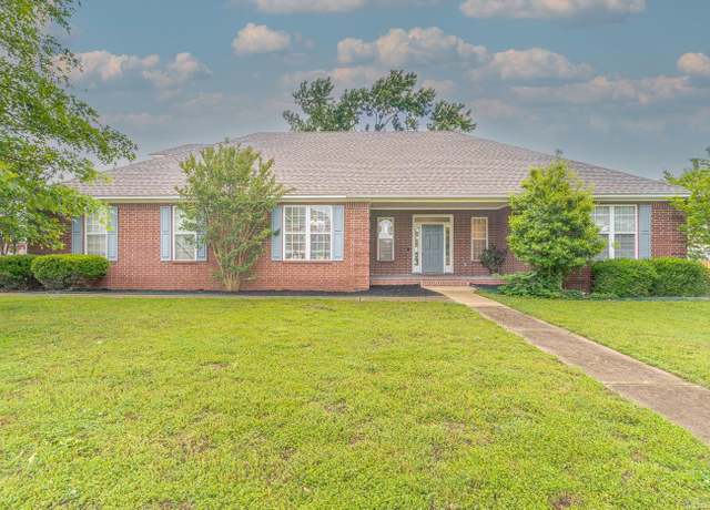Property at 1010 Brownstone Dr, Jonesboro, AR 72404, 3 beds, 2.5 baths