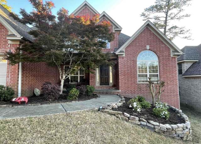 Property at 28 Chemin Ct, Little Rock, AR 72223, 4 beds, 3 baths