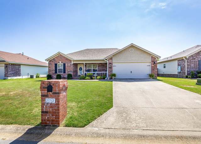 Property at 202 Spruce St, Jacksonville, AR 72076, 3 beds, 2 baths