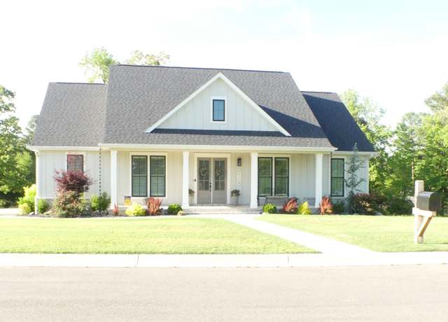 Property at 100 Laurie Dr, Mena, AR 71953, 3 beds, 2.5 baths