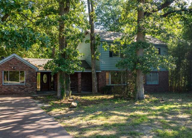Property at 8012 Westwood Ave, Little Rock, AR 72204, 5 beds, 3 baths