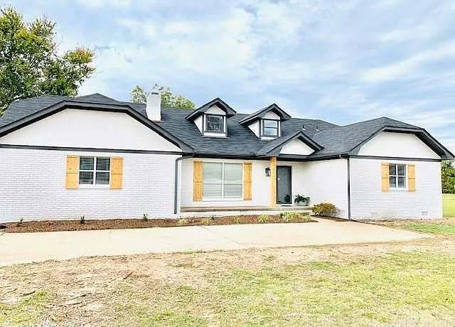 Property at 3808 John Harden Dr, Jacksonville, AR 72076, 4 beds, 3 baths