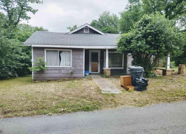 Property at 205 N Peabody, Mountain View, AR 72560, 4 beds, 3 baths