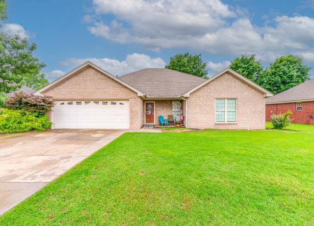 Property at 625 Blossom Ln, Trumann, AR 72472, 3 beds, 2 baths