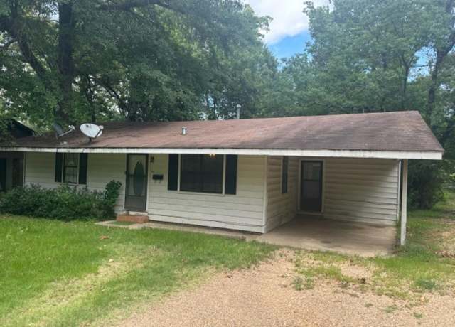 Property at 404 S Oak St, Fordyce, AR 71742, 3 beds, 1 bath
