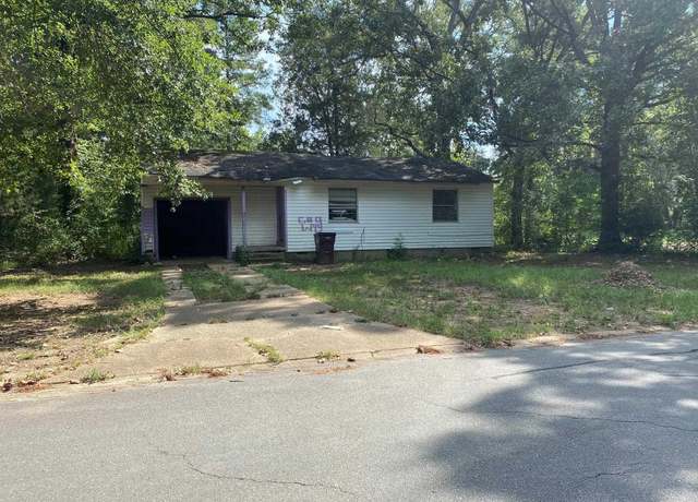 Property at 609 W 12th St, Crossett, AR 71635, 3 beds, 1 bath