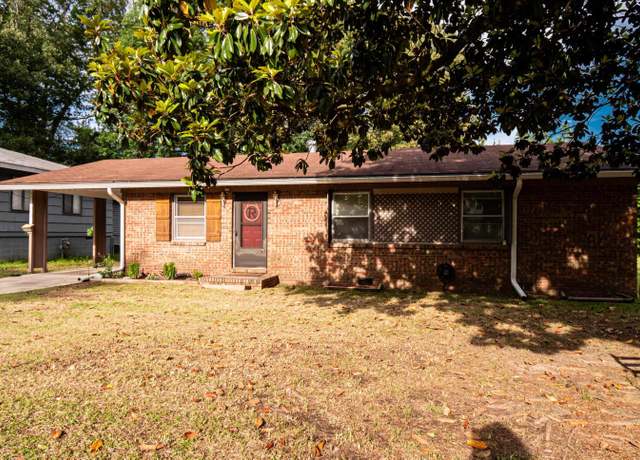 Property at 207 Tanglewood Dr, El Dorado, AR 71730, 3 beds, 1.5 baths