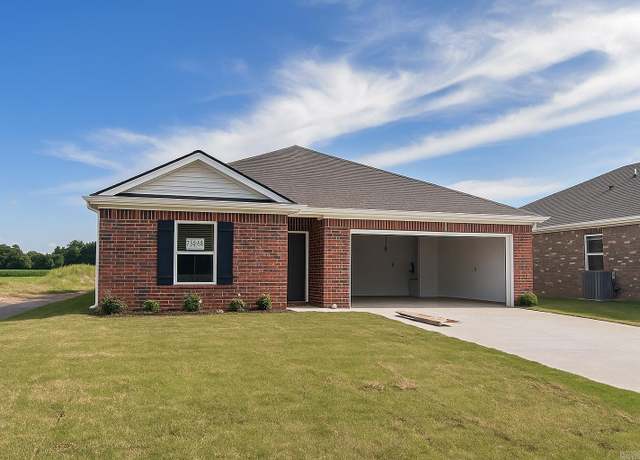 Property at 3600 Hawthorn Way, Paragould, AR 72450, 3 beds, 2 baths