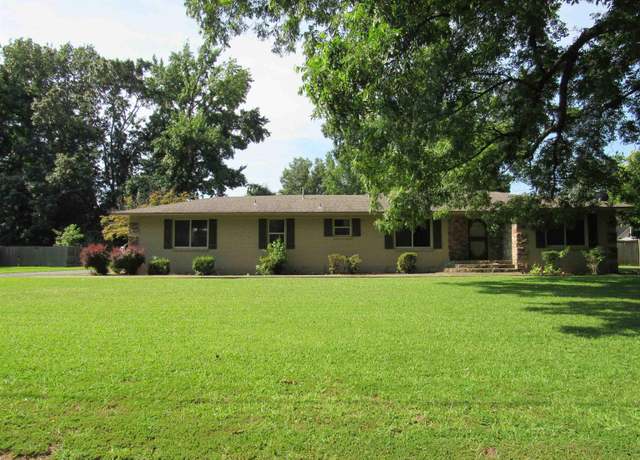 Property at 201 W Palm, Lonoke, AR 72086, 4 beds, 3.5 baths