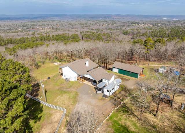 Property at 105 Pinnacle Ct, Hot Springs, AR, 3 beds, 2.5 baths