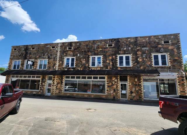 Property at 333 Main Street St, Clinton, AR 72031, 3 beds, 2 baths