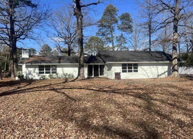 Property at 16 Southern Pnes, Pine Bluff, AR 71603, 3 beds, 3 baths