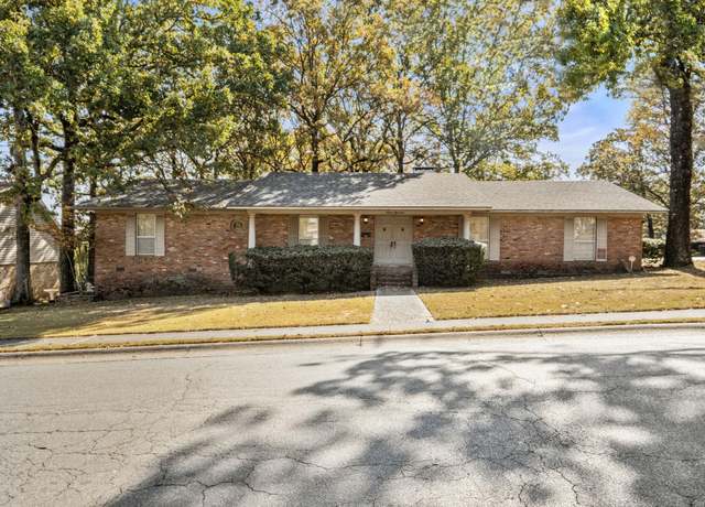 Property at 7000 Comanche Dr, North Little Rock, AR 72116, 5 beds, 2 baths