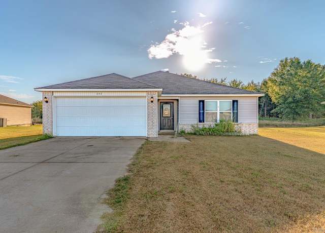 Property at 357 Emma Dr, Brookland, AR 72417, 3 beds, 2 baths