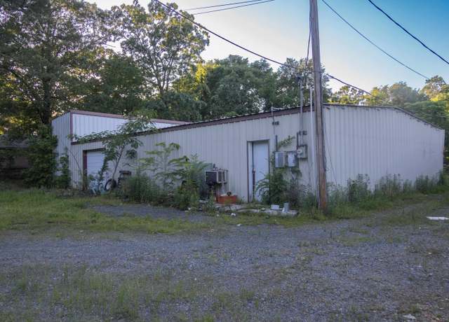 Property at 186 W 4 Hwy, Cove, AR 71937, 3 beds, 2 baths