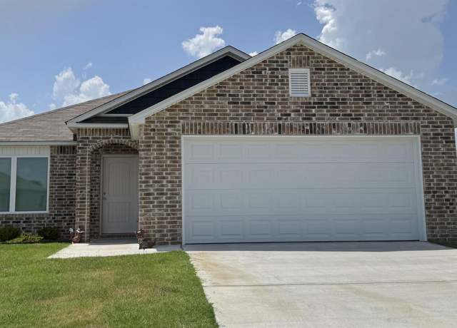 Property at 13 Fallen Oak Dr, Conway, AR 72032, 3 beds, 2 baths