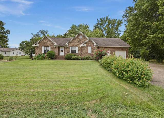 Property at 1014 E 19th St, Russellville, AR 72801, 3 beds, 2 baths