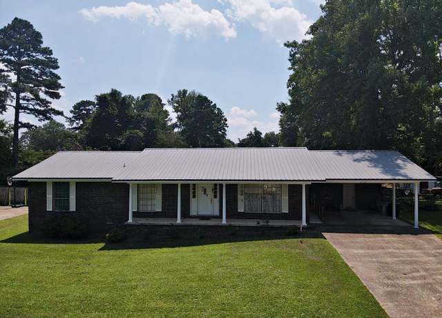 Property at 2709 Lynwood Dr, Arkadelphia, AR 71923, 3 beds, 2 baths