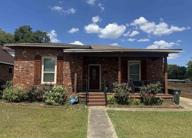 Property at 1608 S Cross St, Little Rock, AR 72206, 2 beds, 2.5 baths