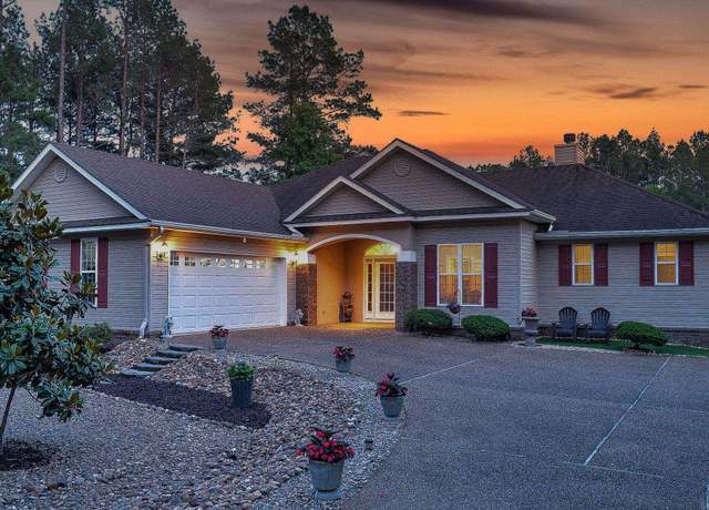 Property at 226 Pizarro Dr, Hot Springs Village, AR 71909, 3 beds, 2 baths