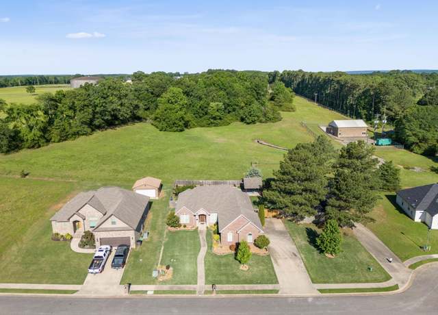 Property at 23 Southwind Blvd, Searcy, AR 72143, 3 beds, 2 baths