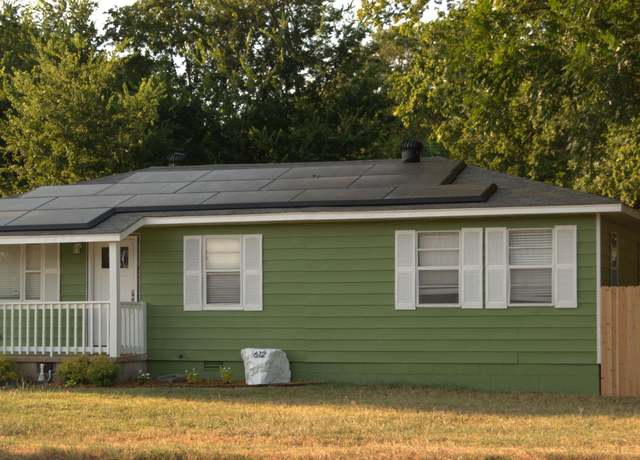 Property at 612 W Sixth St, Conway, AR 72032, 3 beds, 2 baths