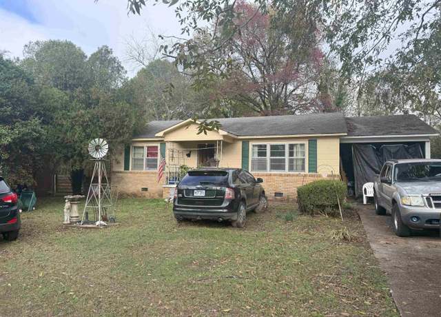Property at 303 Langston St, Hot Springs, AR 71901, 2 beds, 1.5 baths
