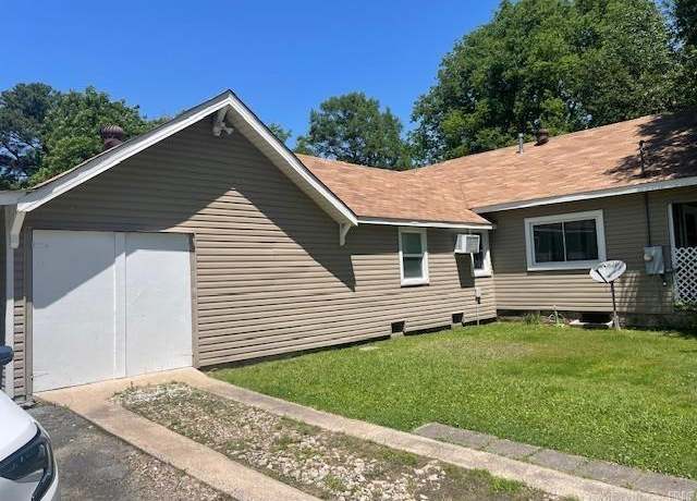 Property at 1015 N Main St, Stuttgart, AR, 3 beds, 1 bath