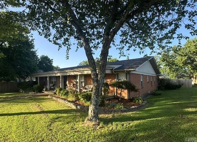 Property at 211/215 Service St, Mountain View, AR 72560, 7 beds, 4 baths