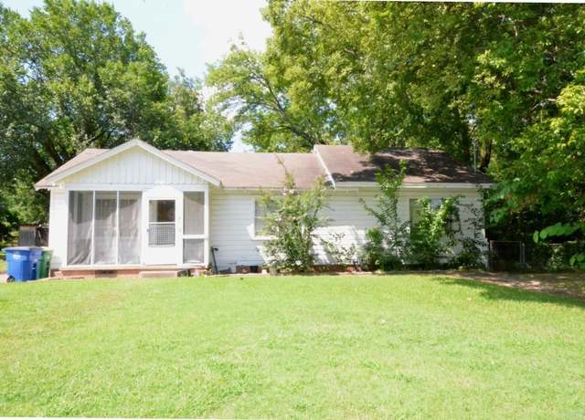 Property at 407 W 51 St, North Little Rock, AR 72118, 3 beds, 2 baths
