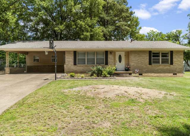 Property at 6 Lynwood Dr Dr, Searcy, AR 72143, 3 beds, 2.5 baths