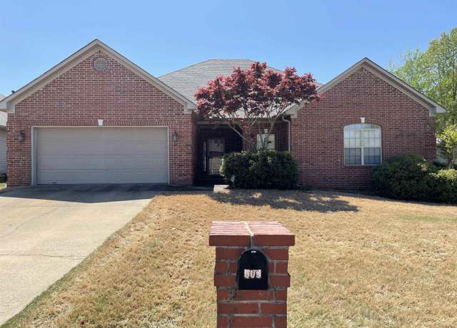 Property at 609 Earle Dr, Benton, AR 72015, 4 beds, 2 baths