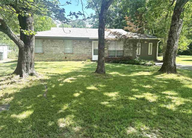 Property at 2202 Arkansas Ave, Conway, AR 72034, 3 beds, 1.5 baths